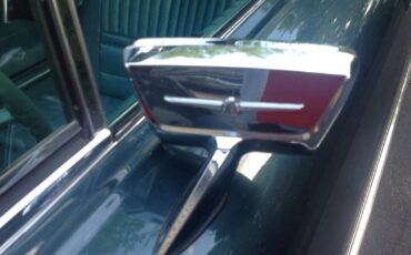 Ford-Thunderbird-1966-Sedan-8