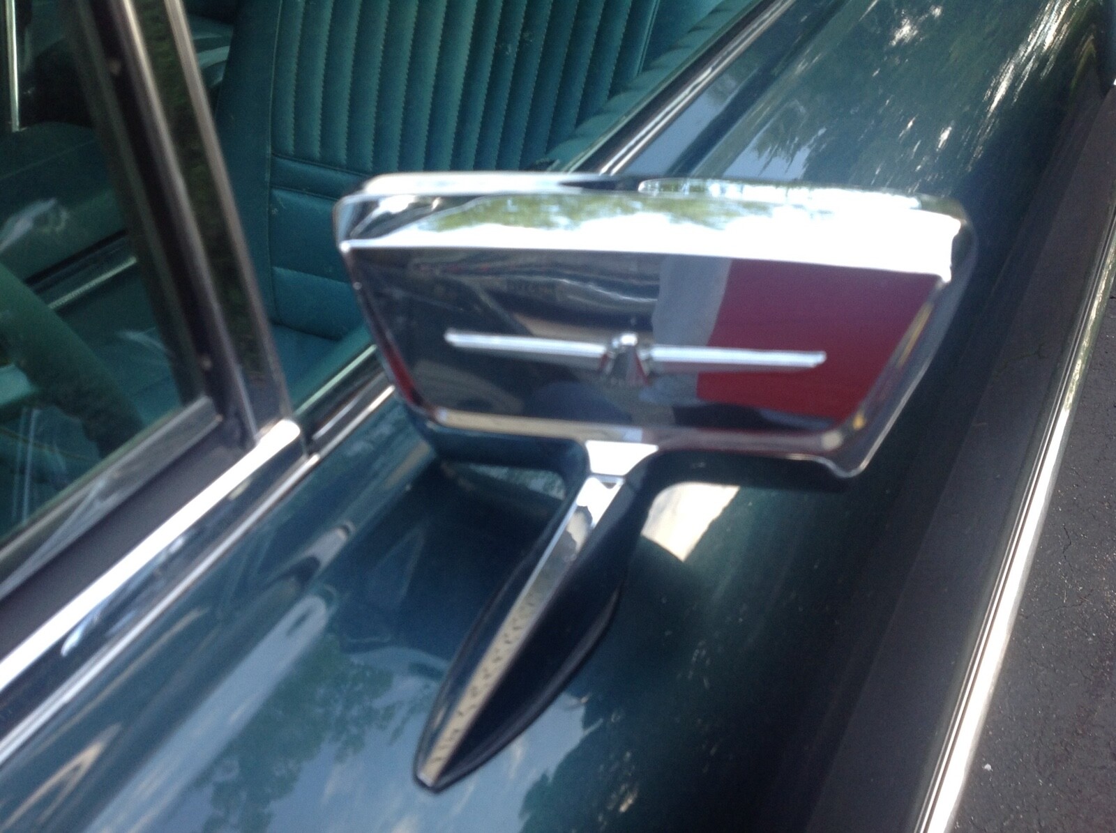 Ford-Thunderbird-1966-Sedan-8