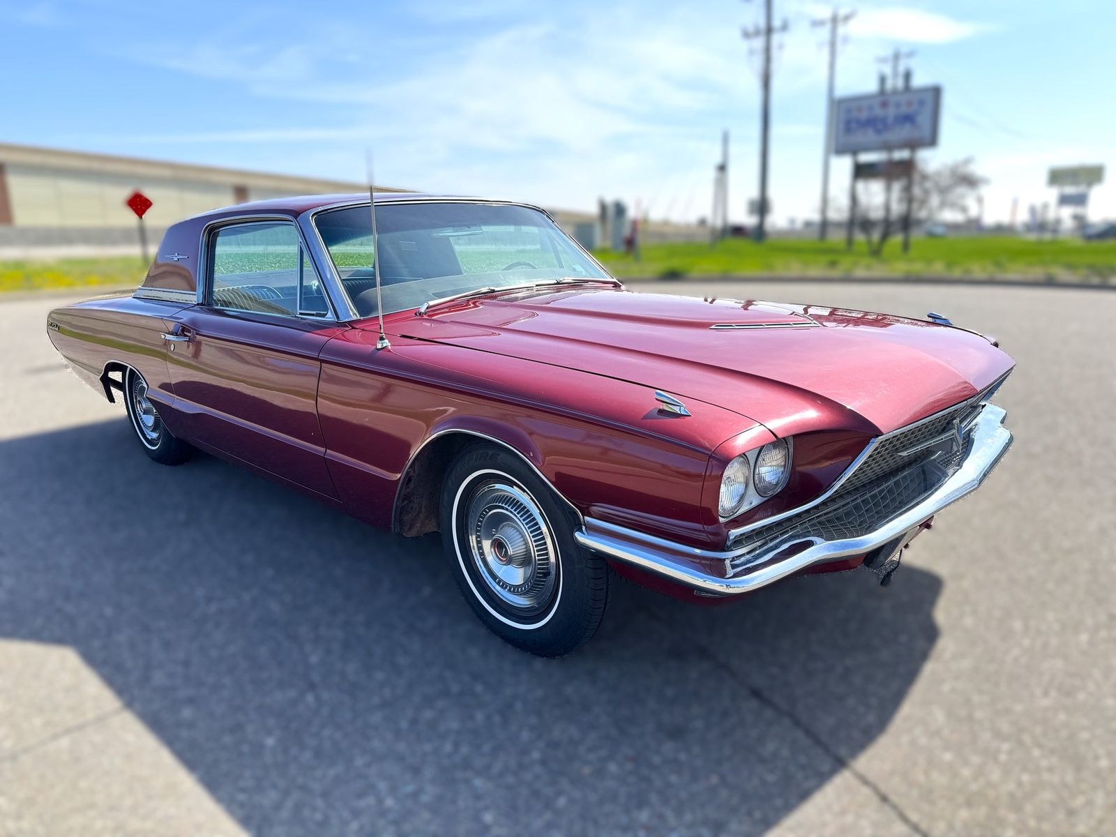 Ford-Thunderbird-1966