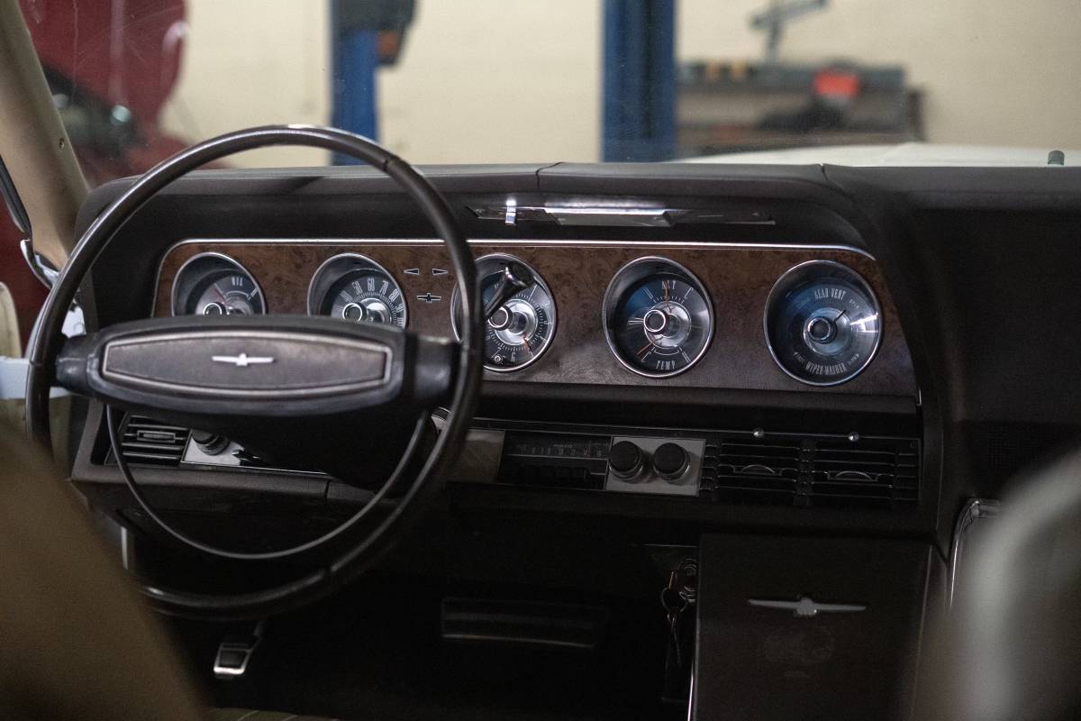 Ford-Thunderbird-1968-10