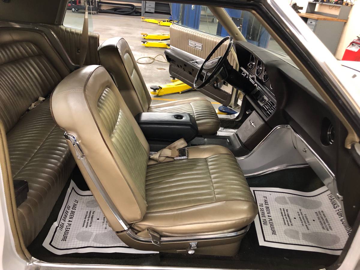 Ford-Thunderbird-1968-8