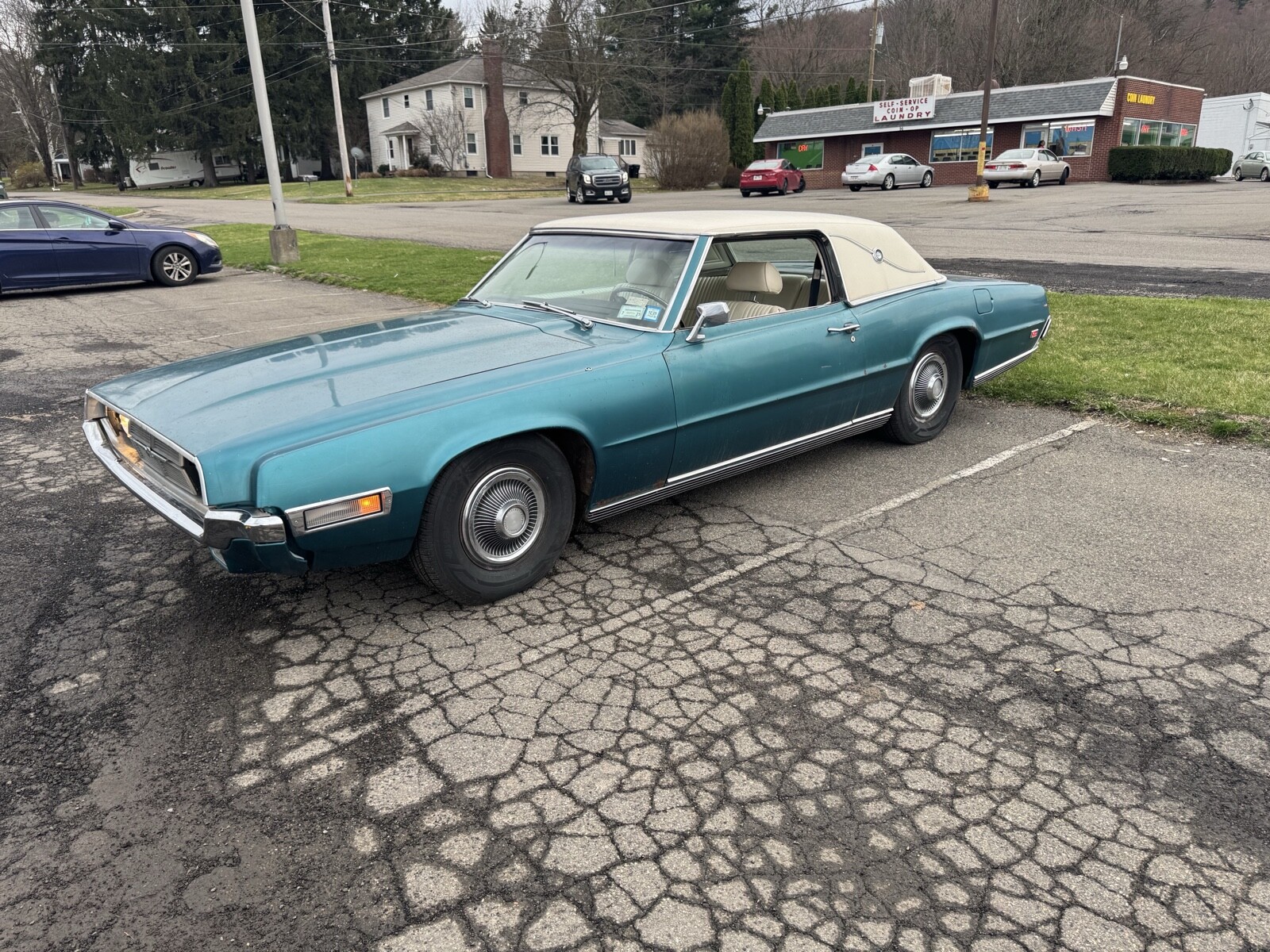 Ford-Thunderbird-1969-Coupe-3