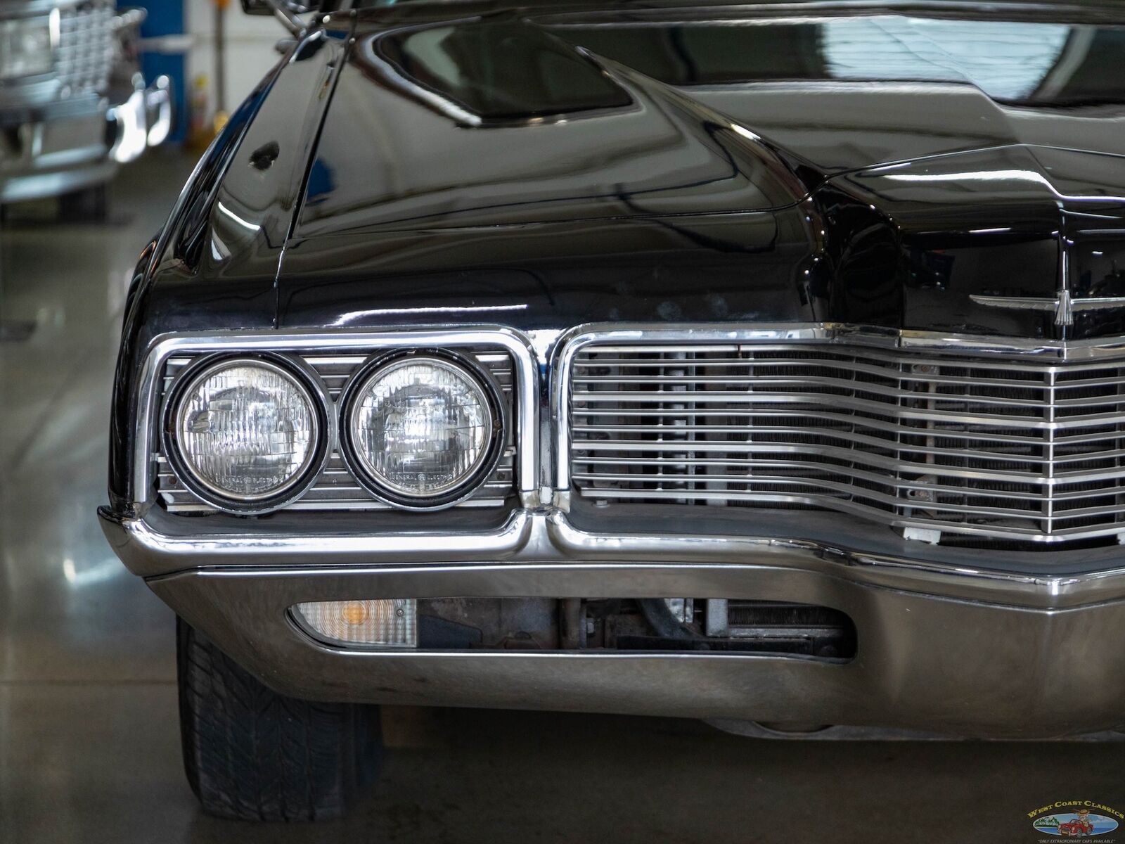 Ford-Thunderbird-1971-2-Door-Coupe-13