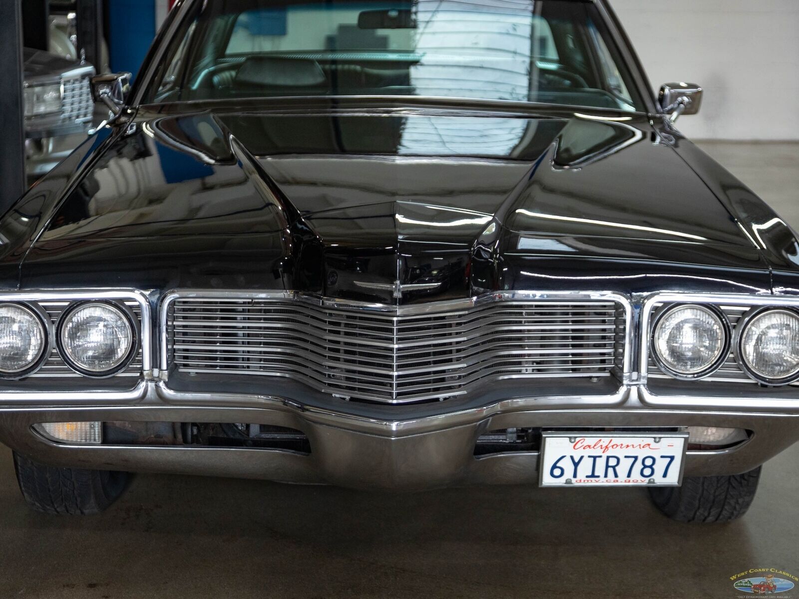 Ford-Thunderbird-1971-2-Door-Coupe-14