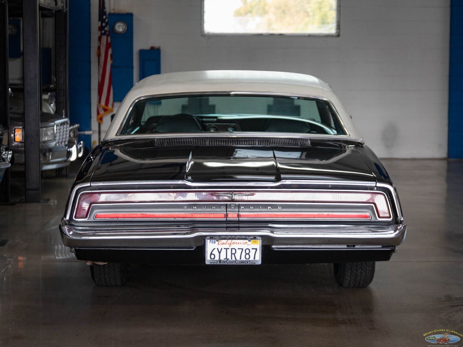 Ford-Thunderbird-1971-2-Door-Coupe-16