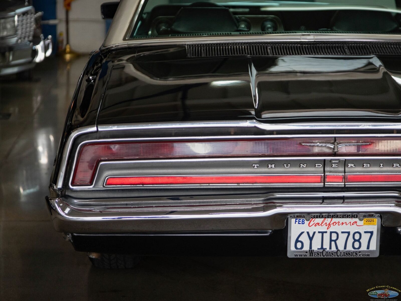 Ford-Thunderbird-1971-2-Door-Coupe-17