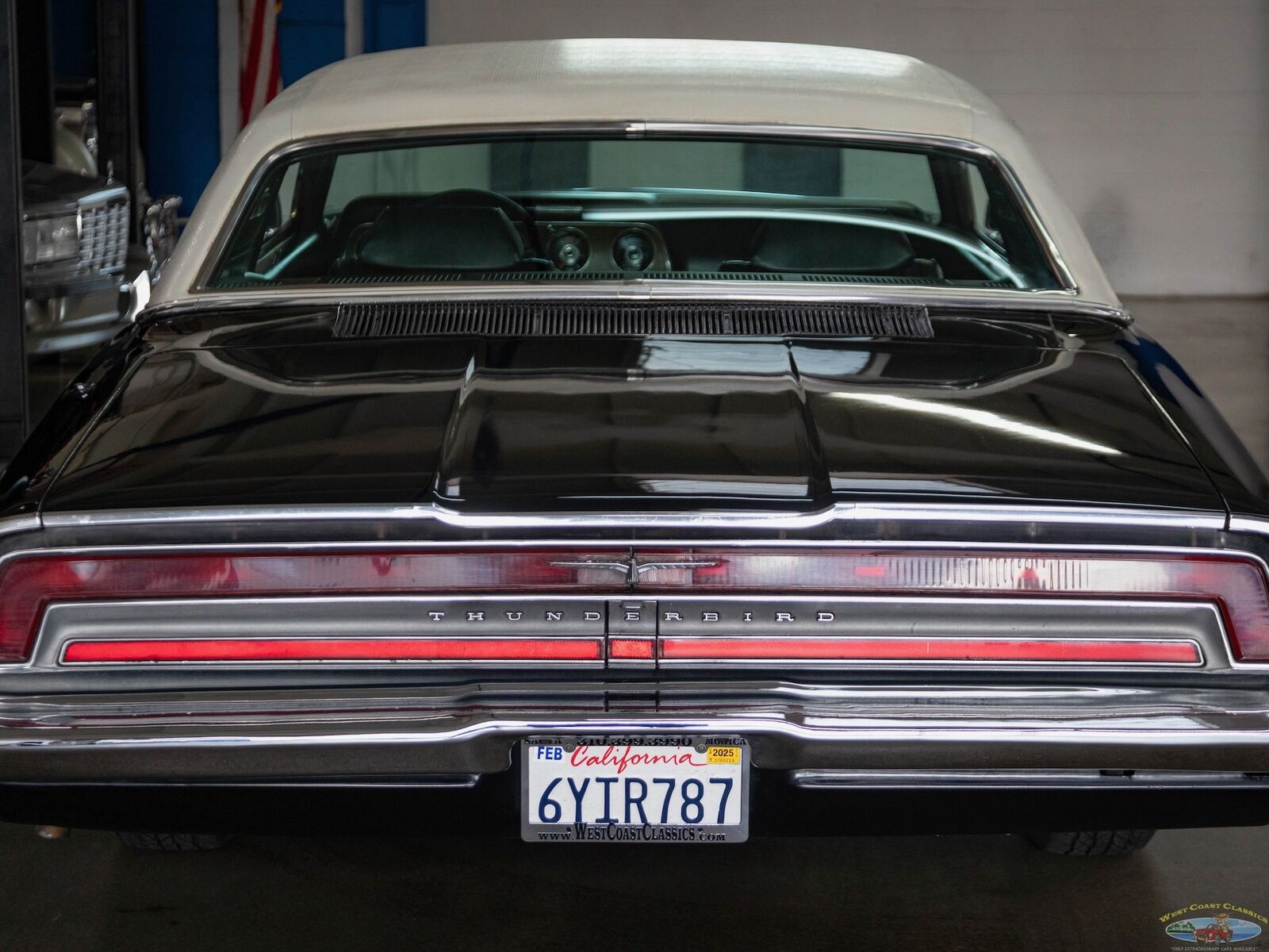 Ford-Thunderbird-1971-2-Door-Coupe-18