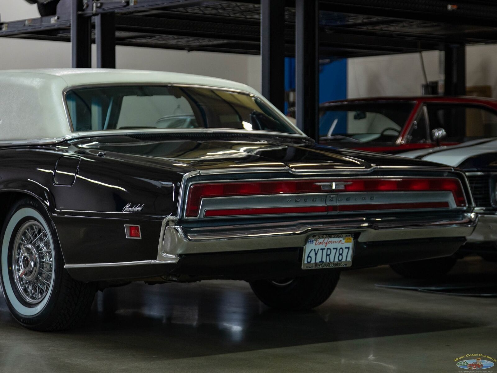 Ford-Thunderbird-1971-2-Door-Coupe-22