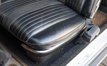 Ford-Thunderbird-1971-2-Door-Coupe-29