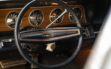 Ford-Thunderbird-1971-2-Door-Coupe-35