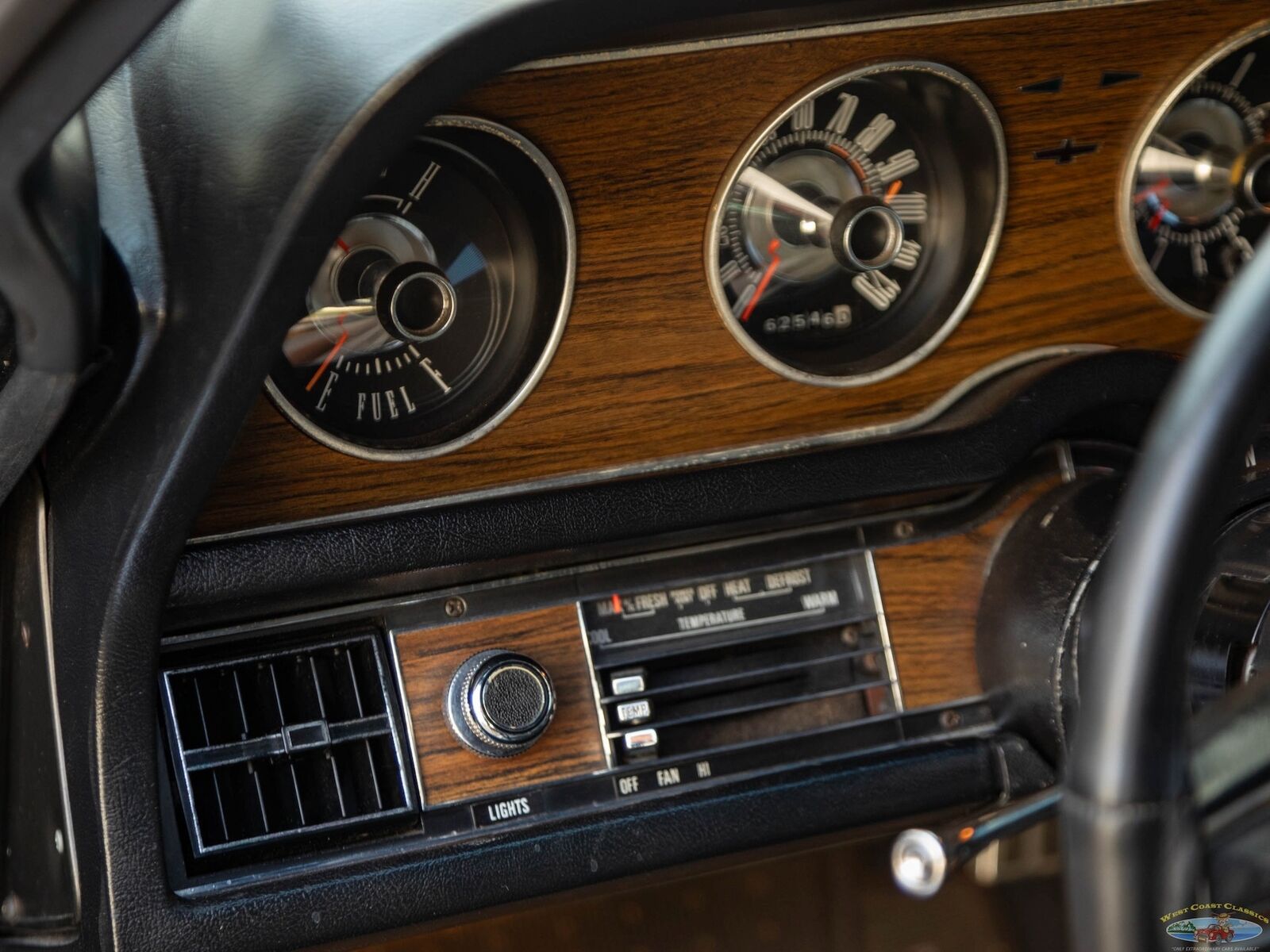 Ford-Thunderbird-1971-2-Door-Coupe-36