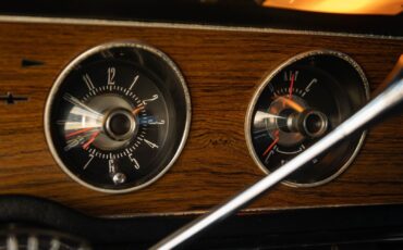Ford-Thunderbird-1971-2-Door-Coupe-38