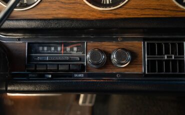 Ford-Thunderbird-1971-2-Door-Coupe-39