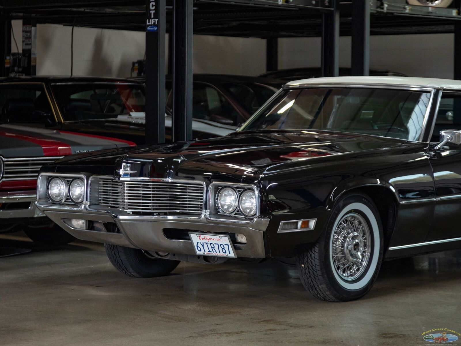 Ford-Thunderbird-1971-2-Door-Coupe-7