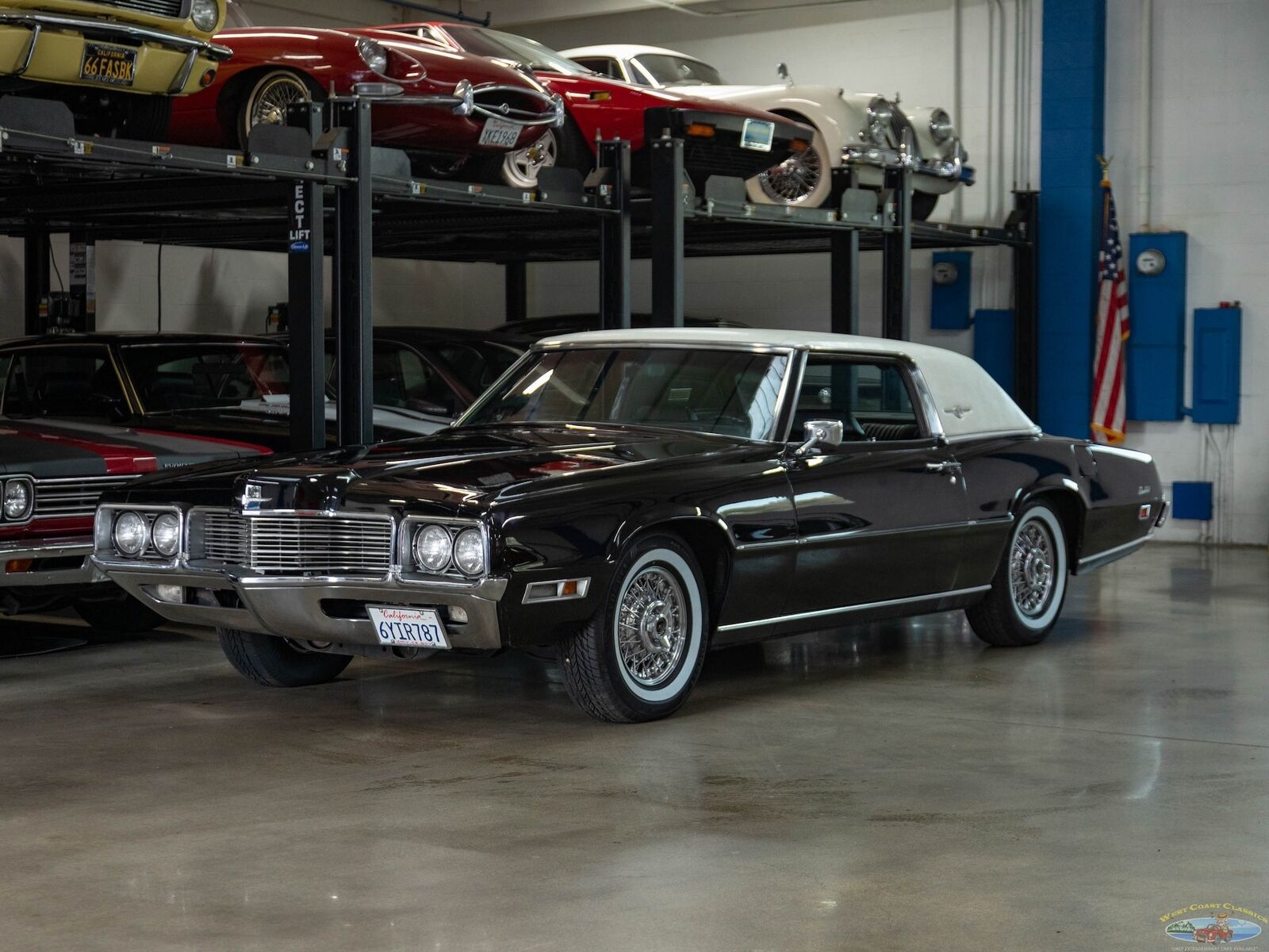 Ford-Thunderbird-1971-2-Door-Coupe