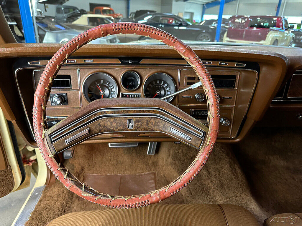 Ford-Thunderbird-1976-Other-13