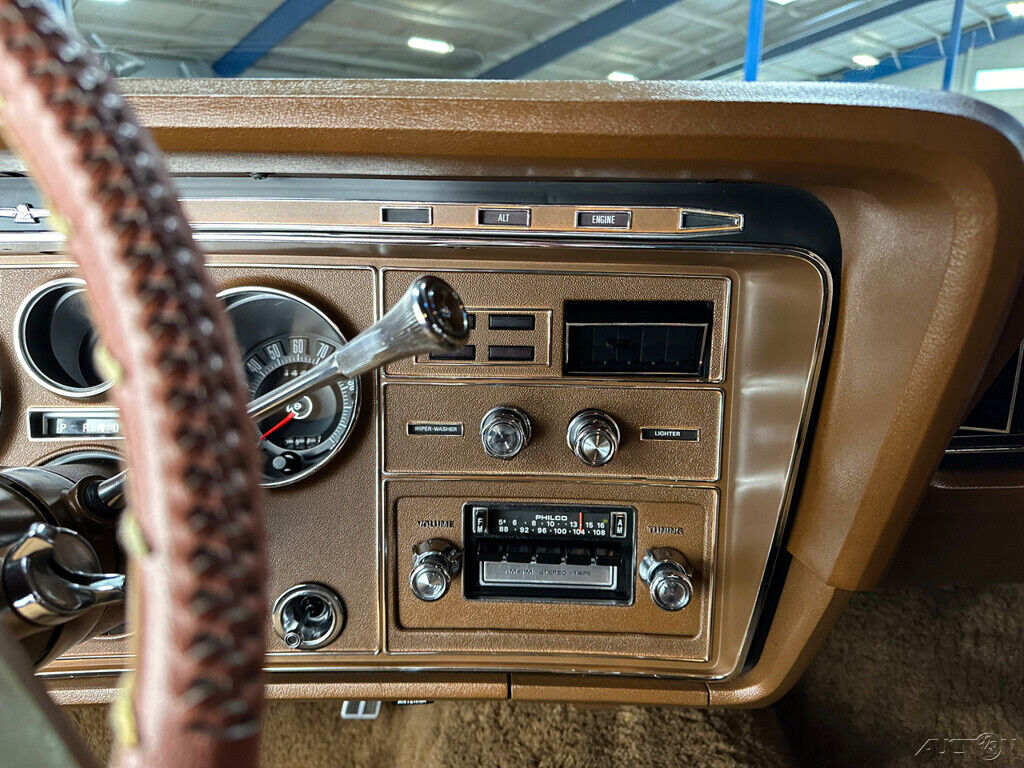 Ford-Thunderbird-1976-Other-16
