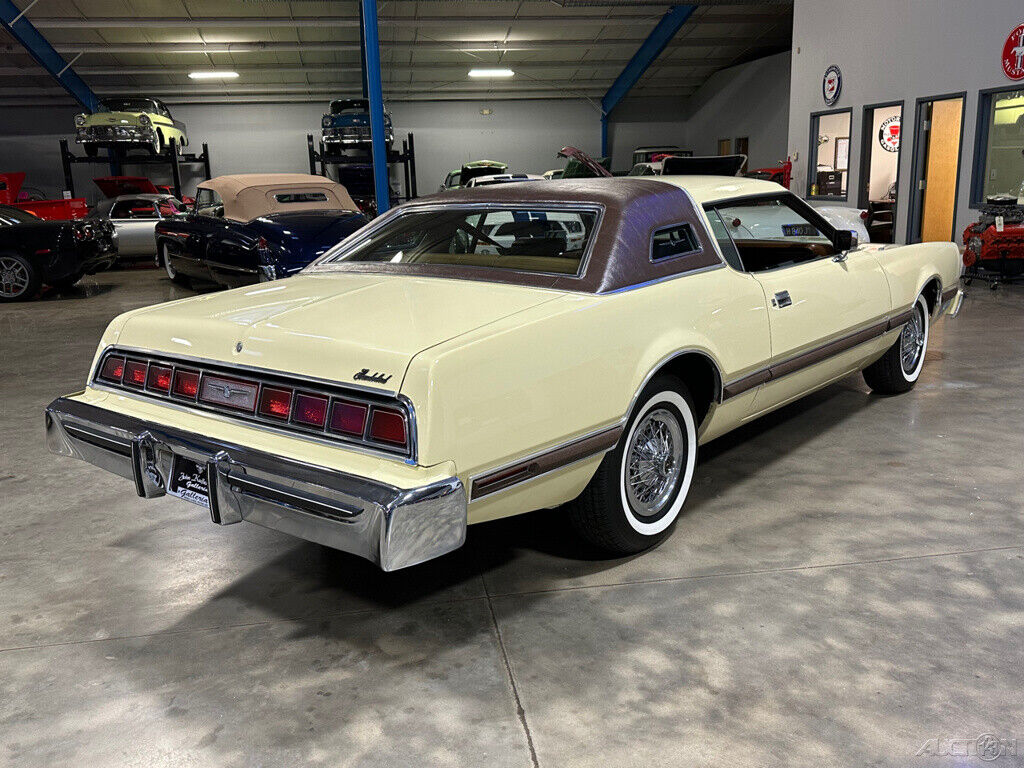 Ford-Thunderbird-1976-Other-2