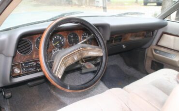 Ford-Thunderbird-1977-Coupe-11