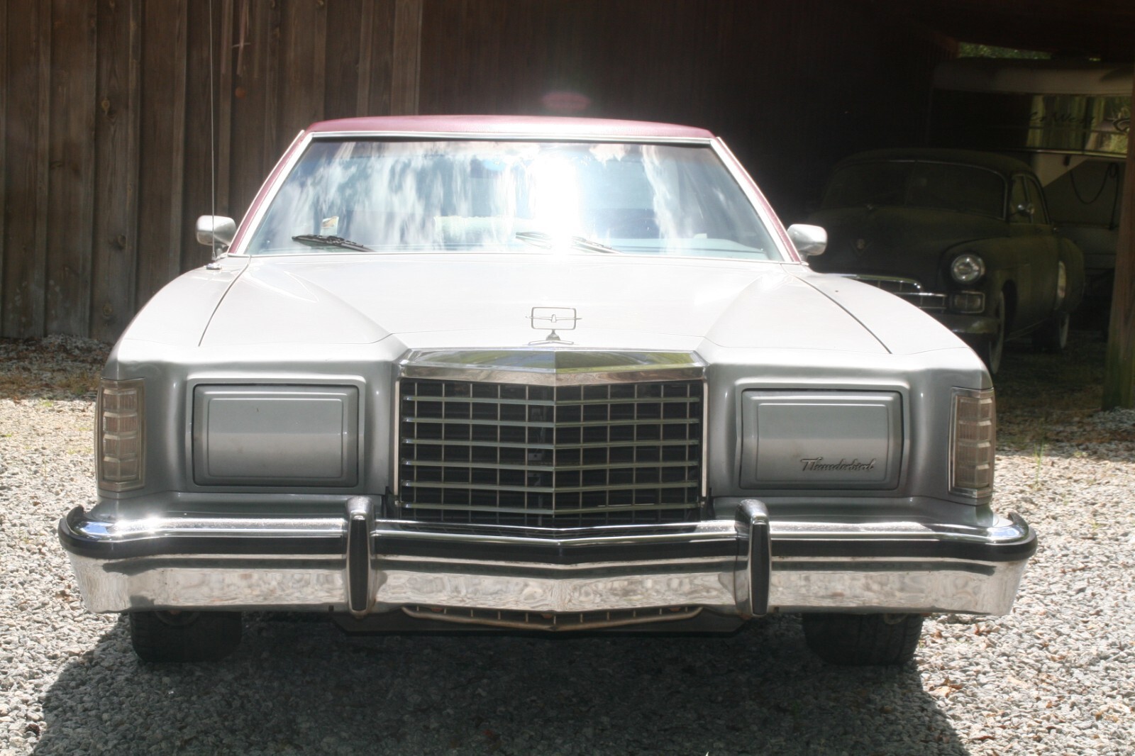 Ford-Thunderbird-1977-Coupe-2
