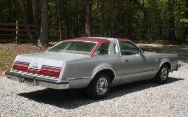Ford-Thunderbird-1977-Coupe-3