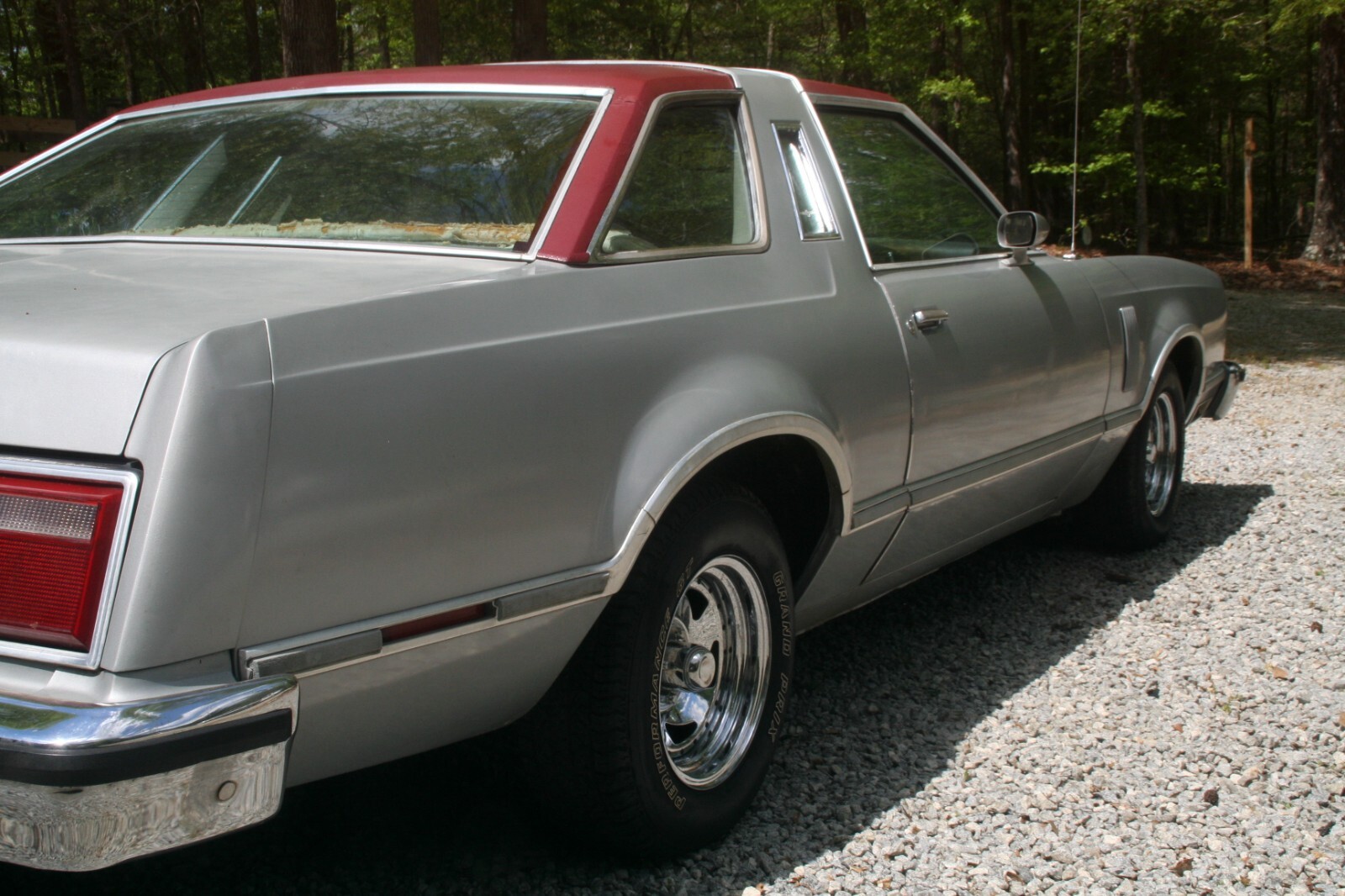 Ford-Thunderbird-1977-Coupe-5
