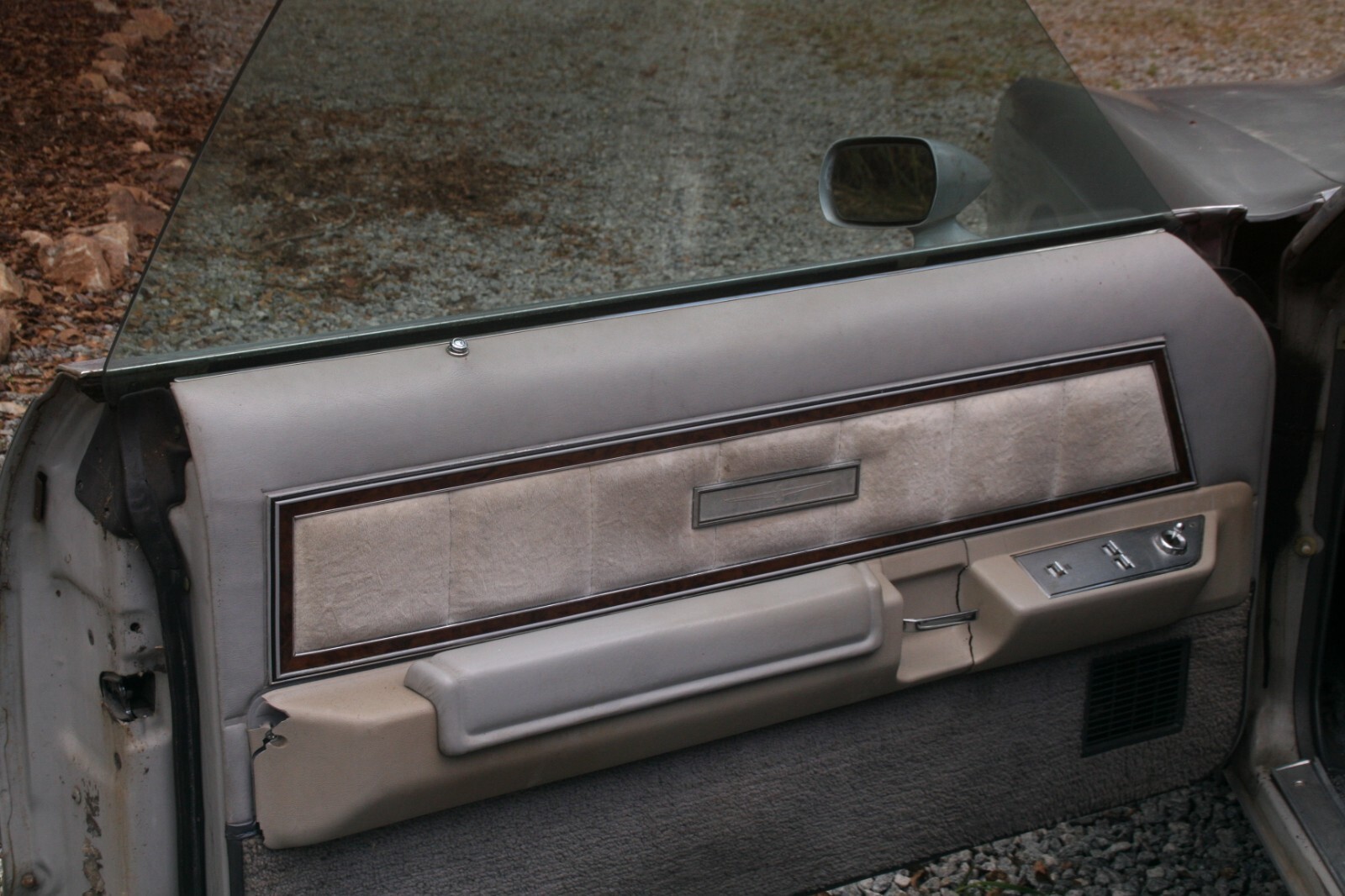 Ford-Thunderbird-1977-Coupe-9