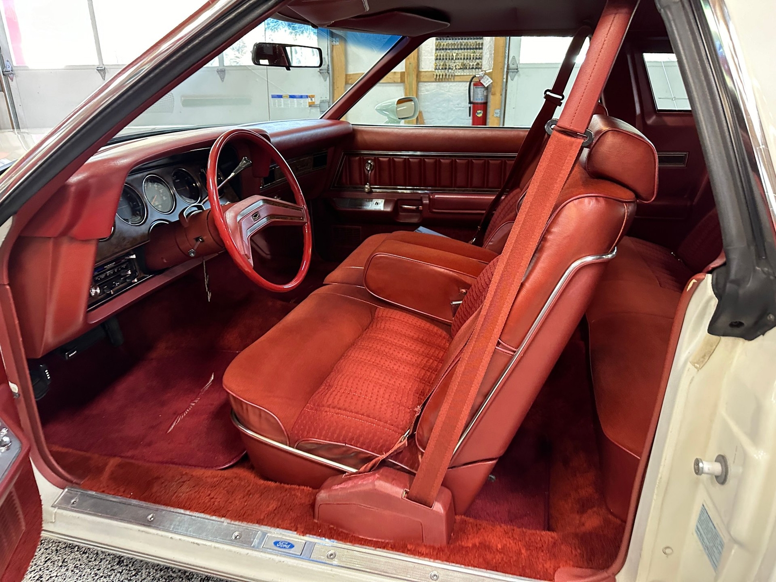 Ford-Thunderbird-1978-Other-21