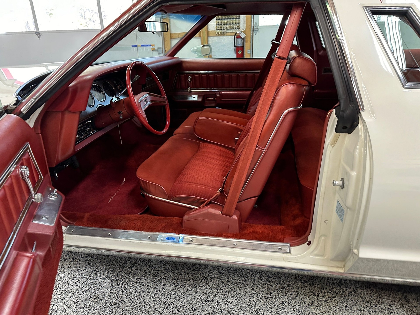 Ford-Thunderbird-1978-Other-22