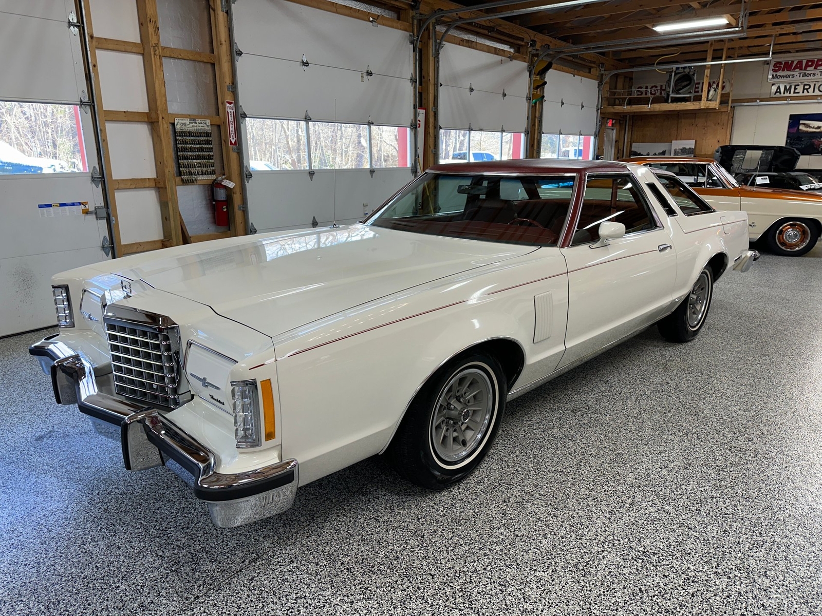 Ford-Thunderbird-1978-Other-5