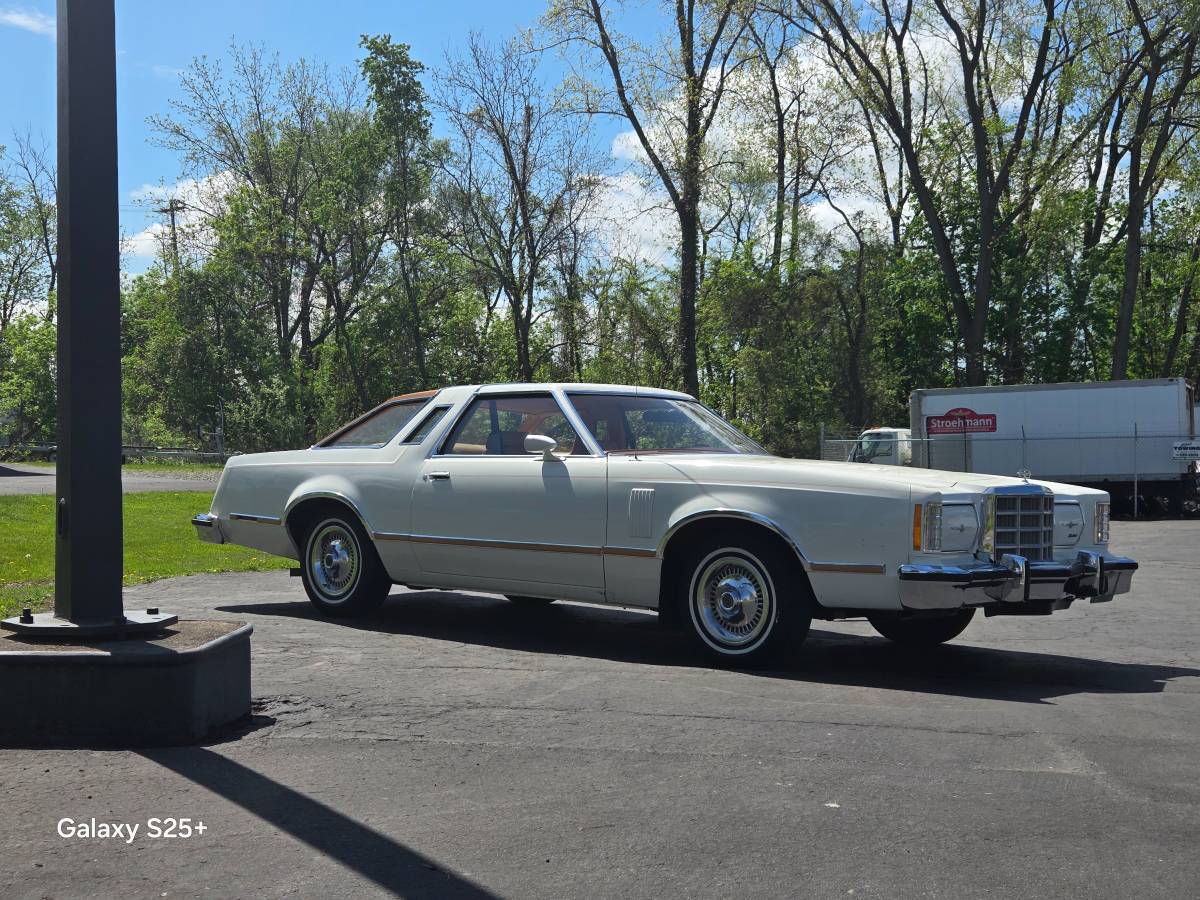 Ford-Thunderbird-1979-white-2