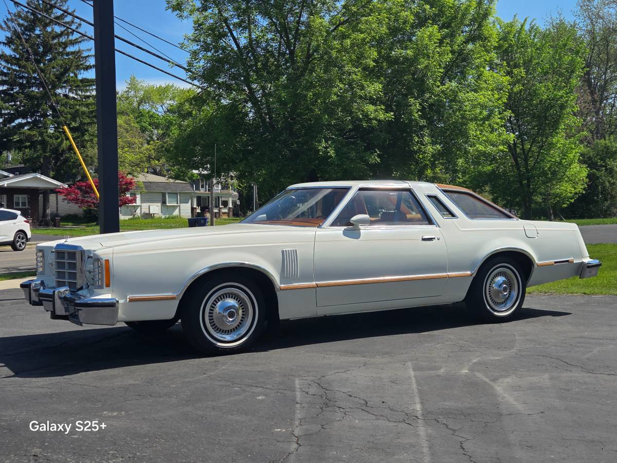 Ford-Thunderbird-1979-white
