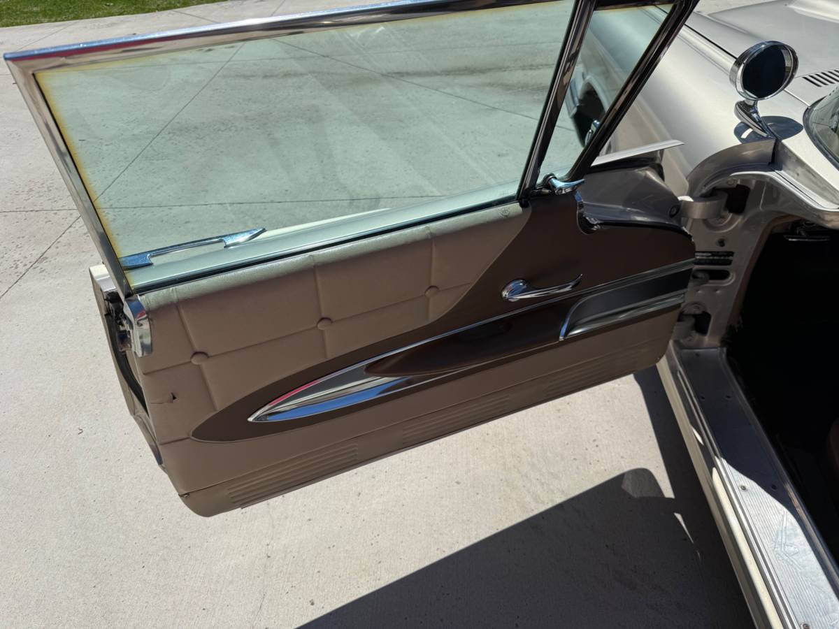 Ford-Thunderbird-coupe-1960-custom-11
