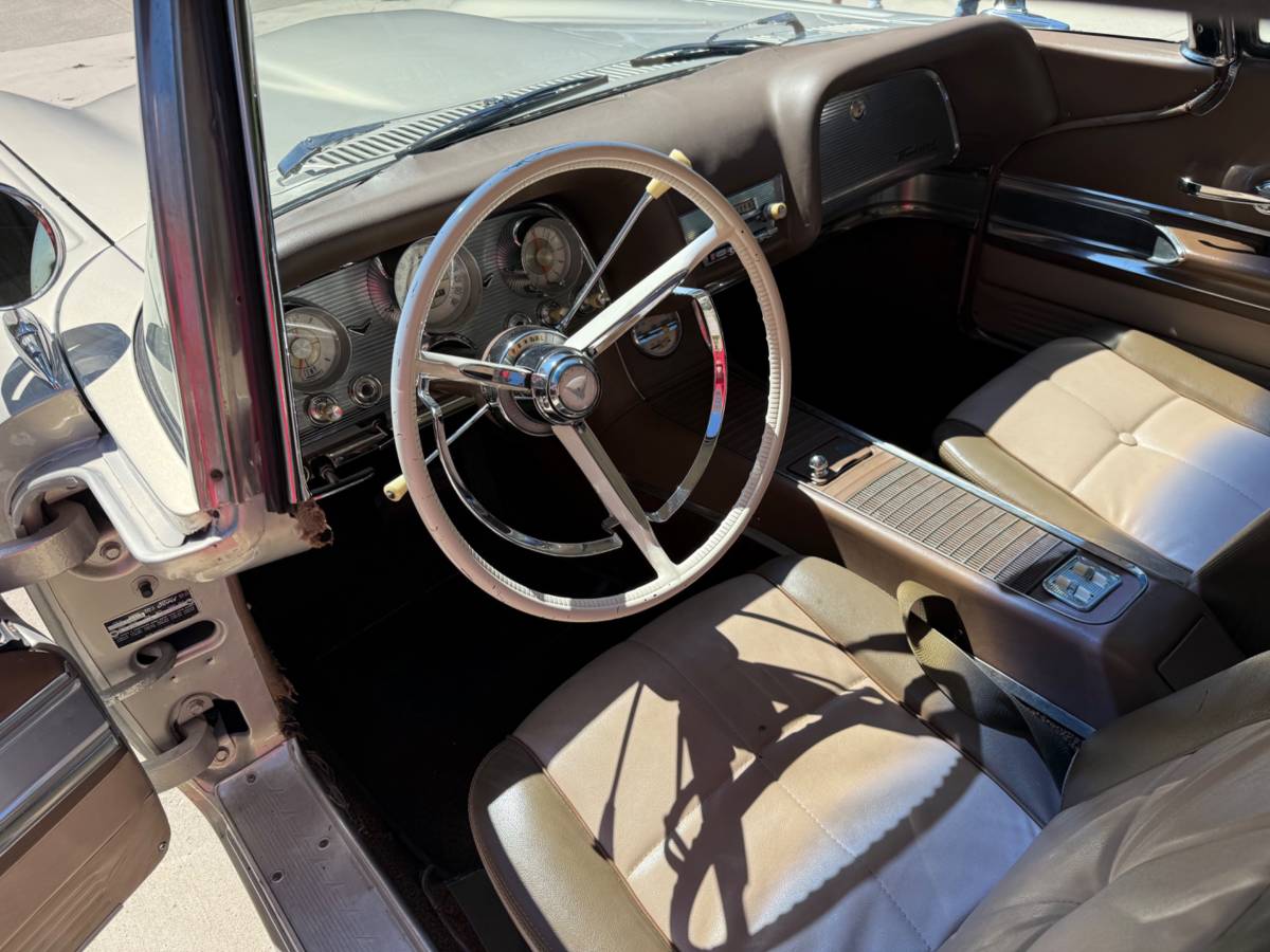 Ford-Thunderbird-coupe-1960-custom-13