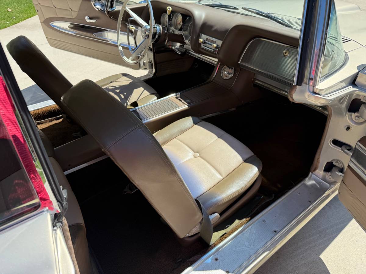 Ford-Thunderbird-coupe-1960-custom-8