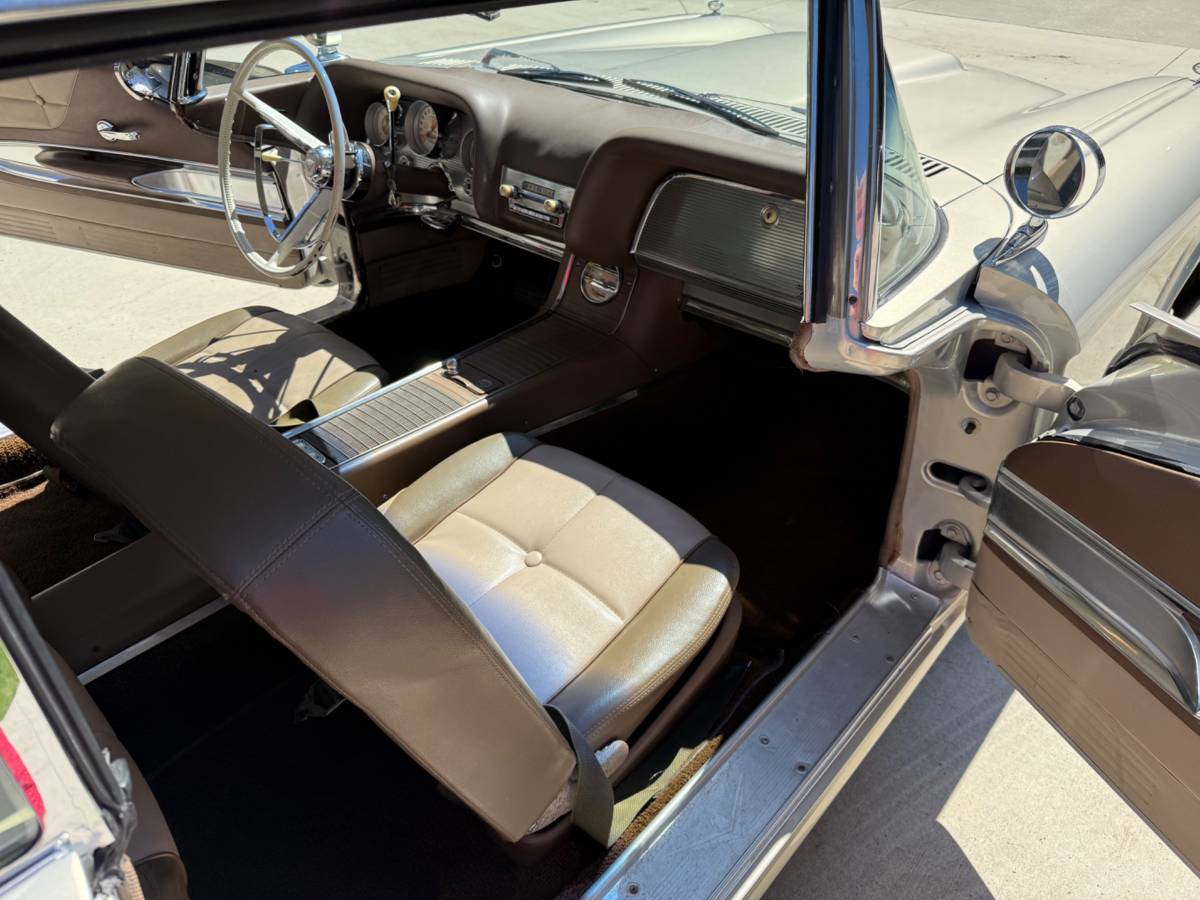 Ford-Thunderbird-coupe-1960-custom-9
