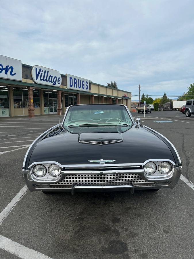 Ford-Thunderbird-coupe-1962-1