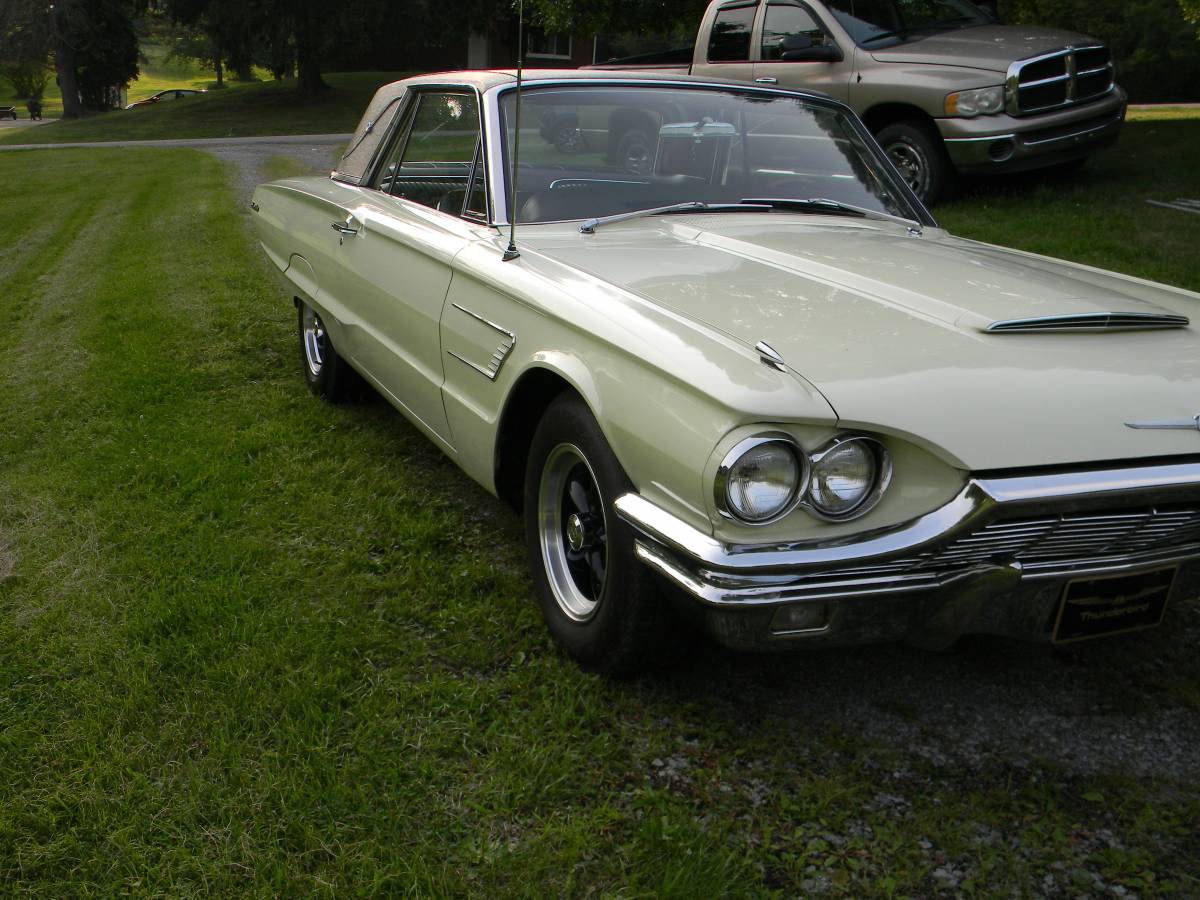 Ford-Thunderbird-landau-edition-1965-yellow-1