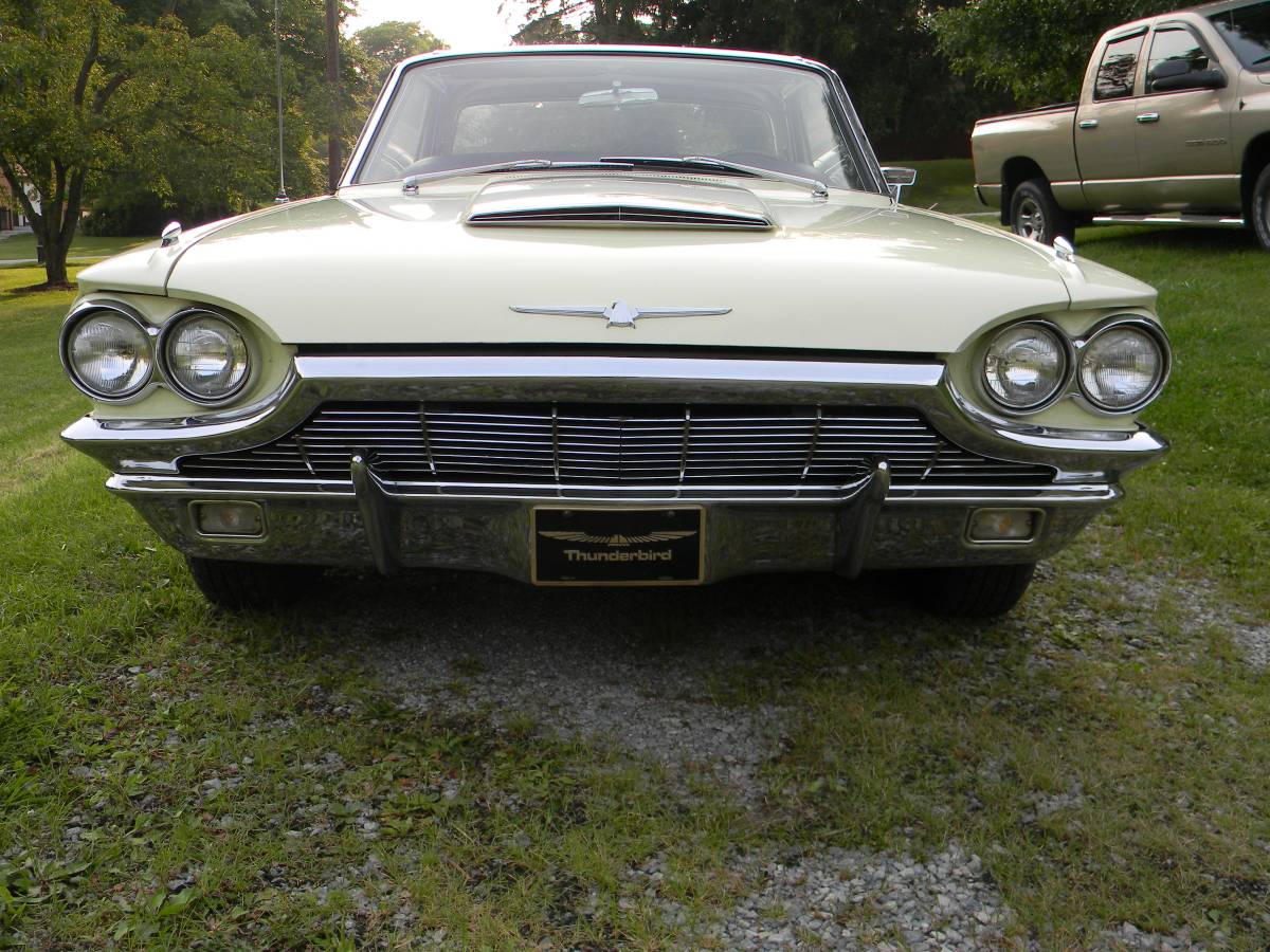 Ford-Thunderbird-landau-edition-1965-yellow-13