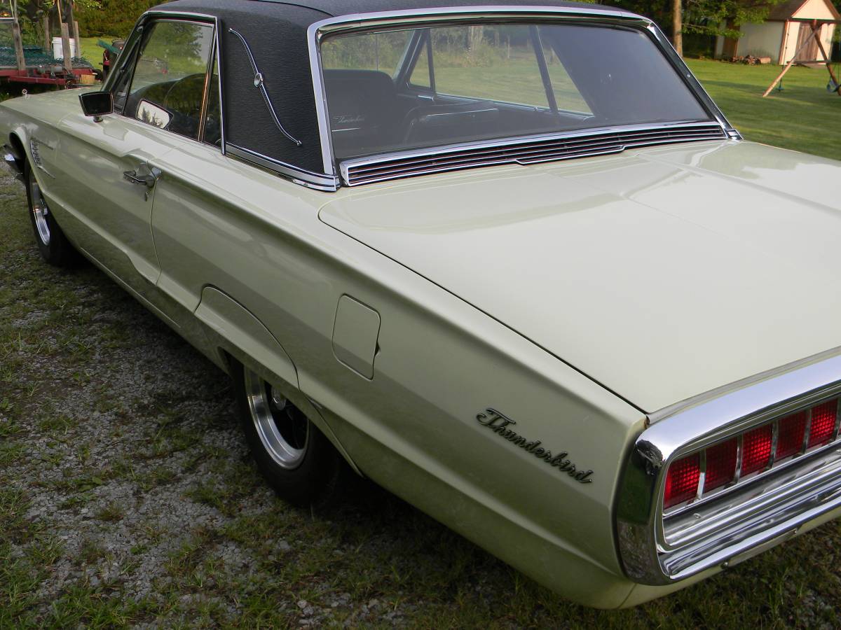 Ford-Thunderbird-landau-edition-1965-yellow-3