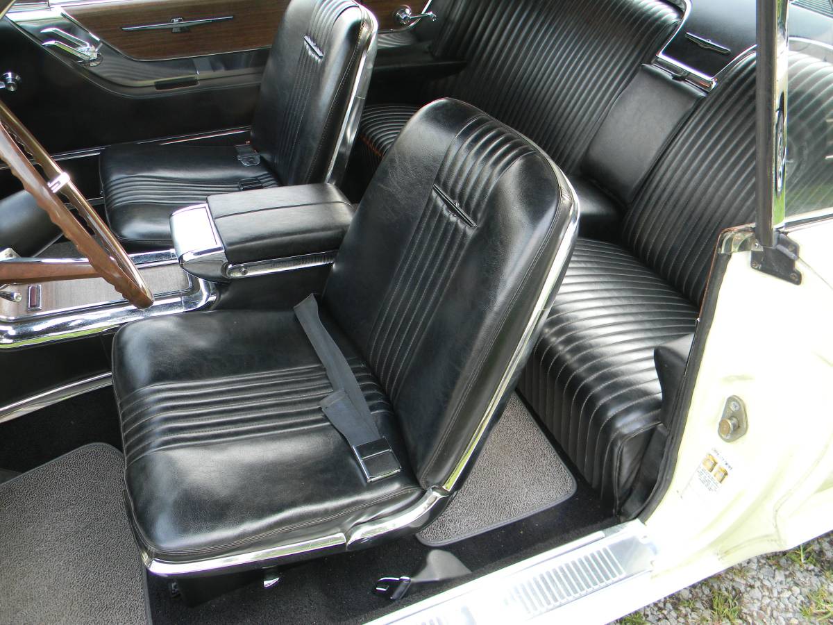 Ford-Thunderbird-landau-edition-1965-yellow-8