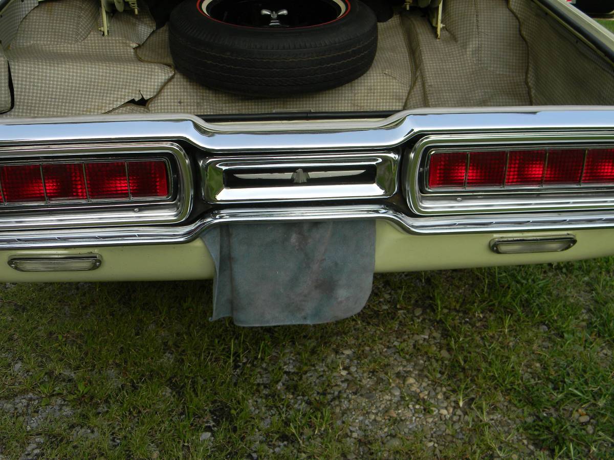 Ford-Thunderbird-landau-edition-1965-yellow