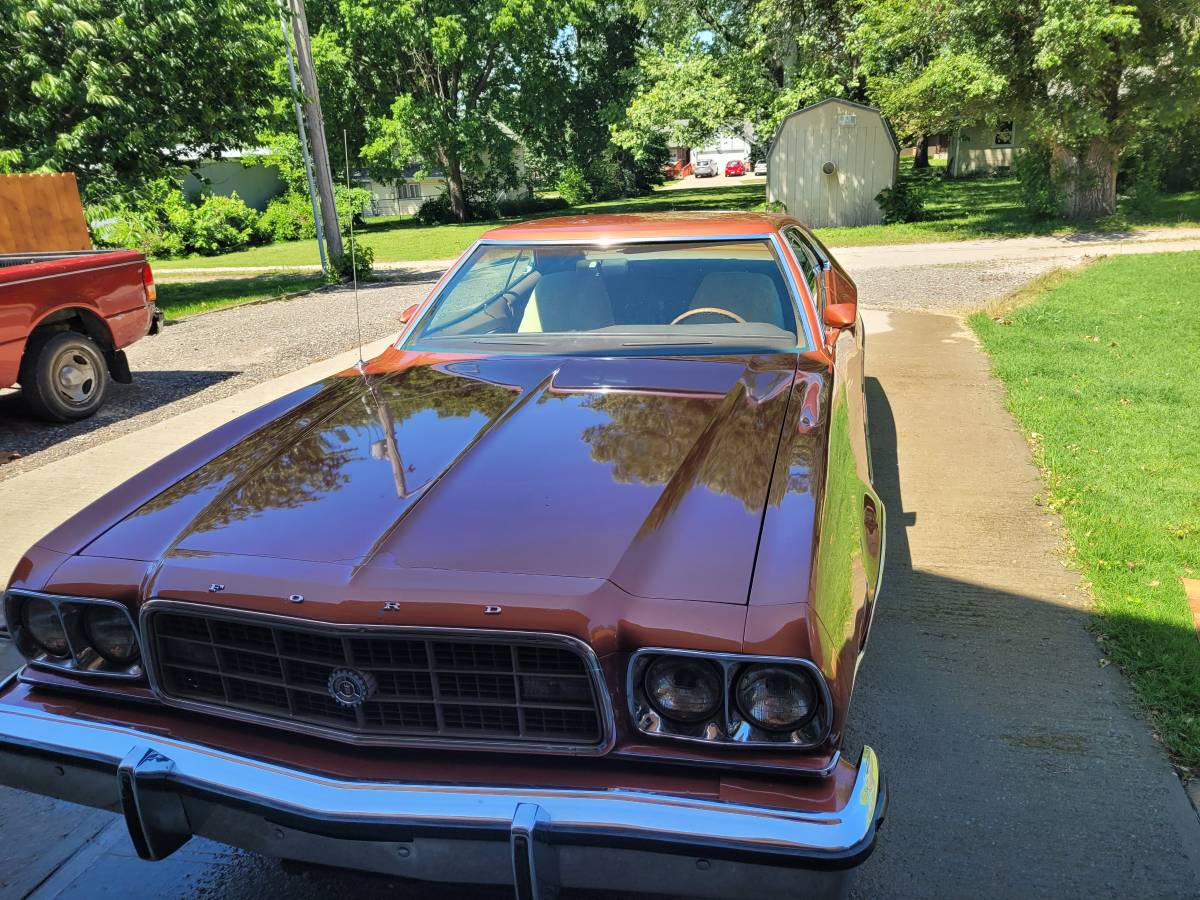 Ford-Torino-1973-brown