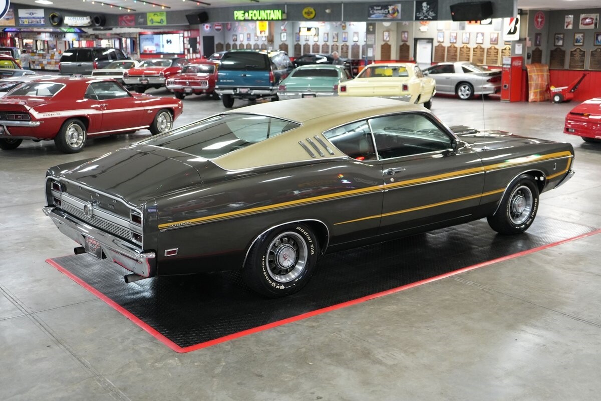 Ford-Torino-GT-Cobra-Jet-Fastback-1969-Fastback-14