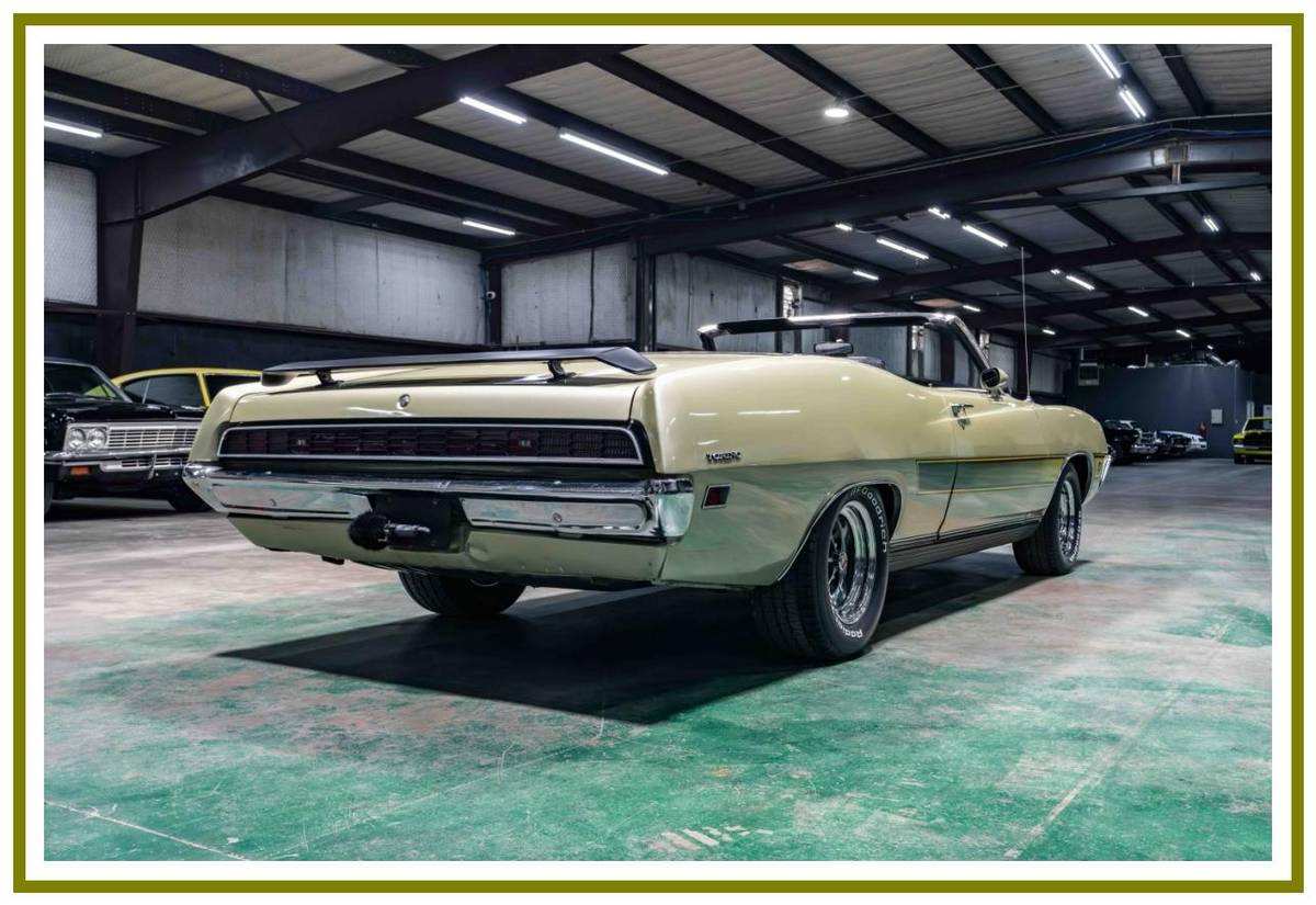 Ford-Torino-gt-convertible-1971-1