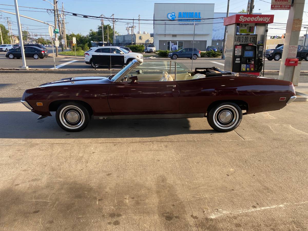 Ford-Torino-gt-convertible-1972-purple-18