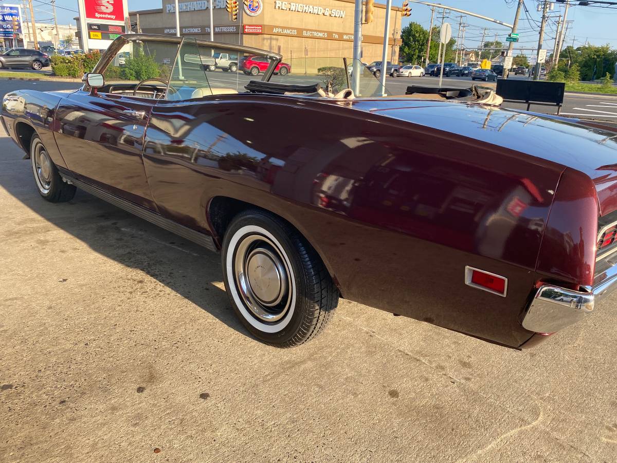 Ford-Torino-gt-convertible-1972-purple-19