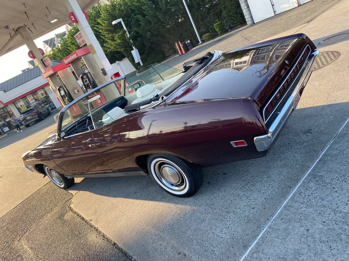 Ford-Torino-gt-convertible-1972-purple-5