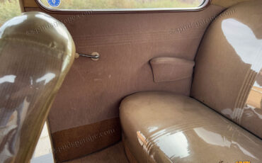 Ford-Tudor-Standard-1940-26