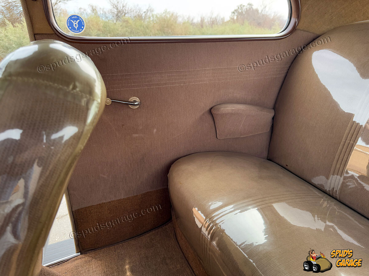 Ford-Tudor-Standard-1940-26